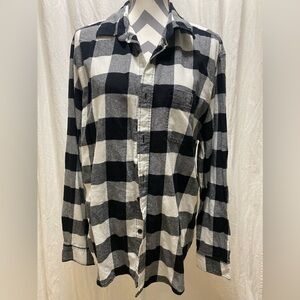 Aeropostale Men's Plaid
Flannel button-up‎ shirt Long Sleeve Chest Pocket Large